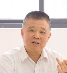 DƬ